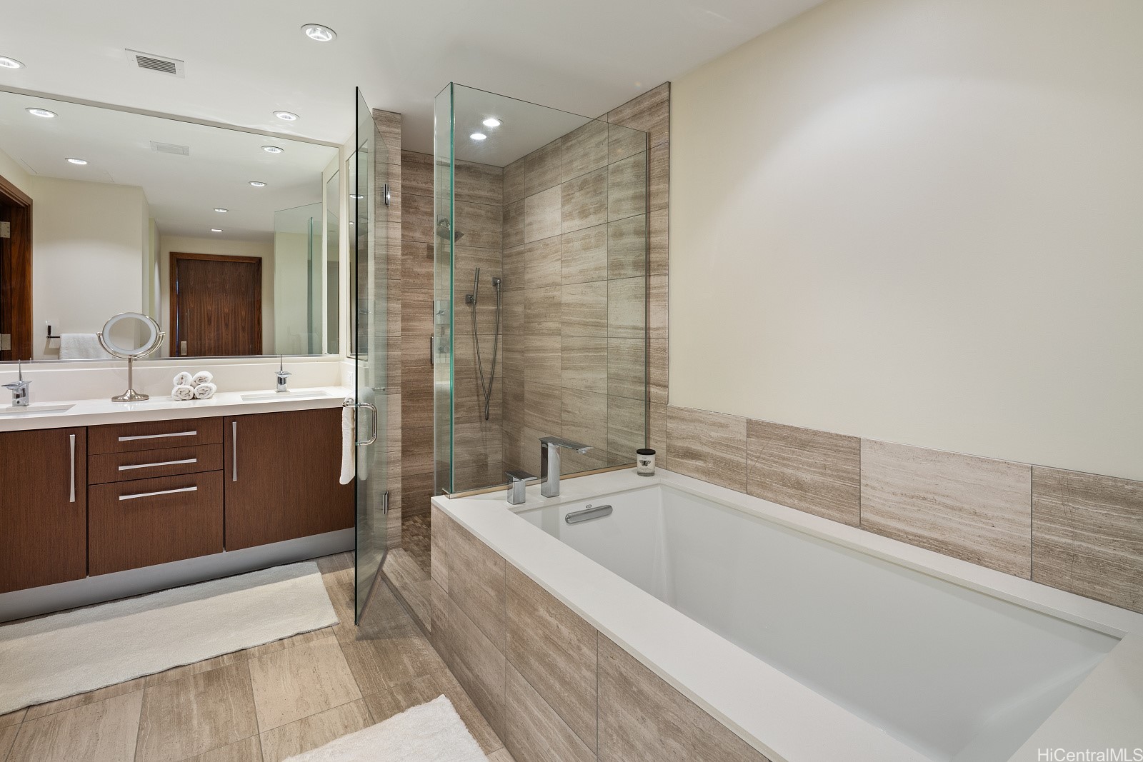 1555 Kapiolani Boulevard 1603