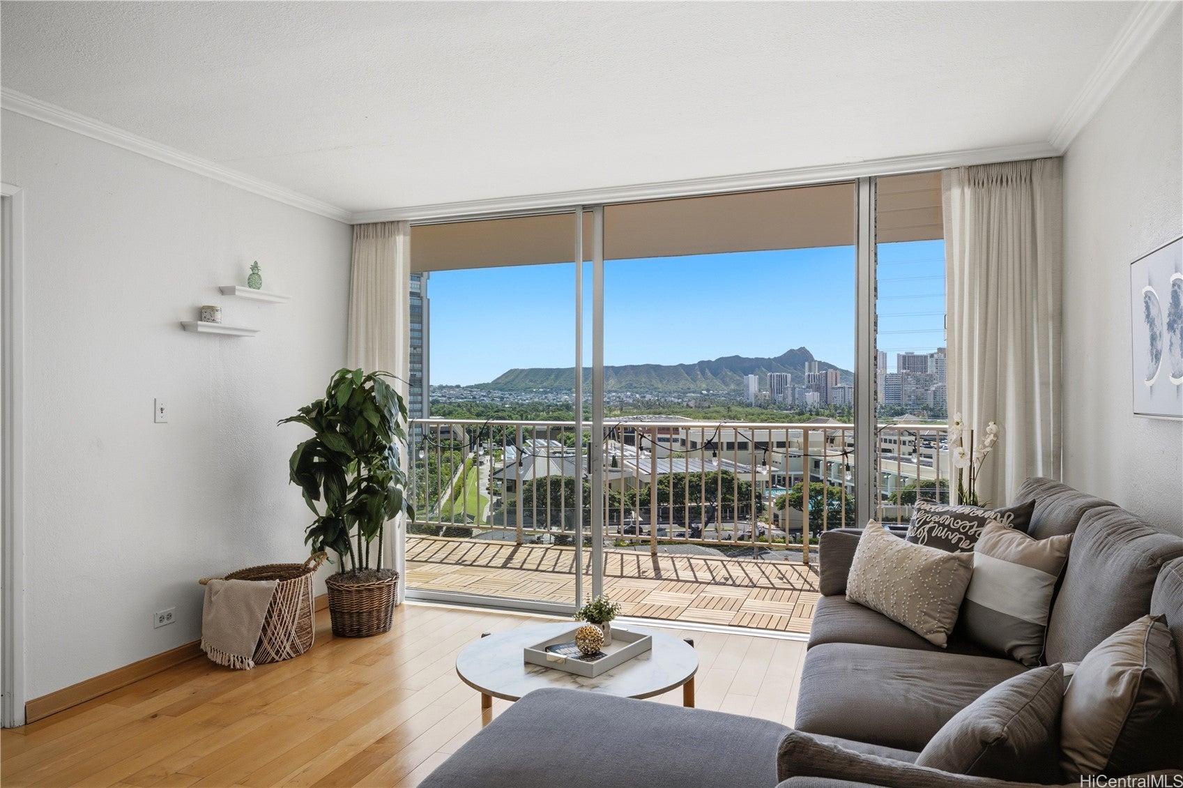 2439 Kapiolani Boulevard 902