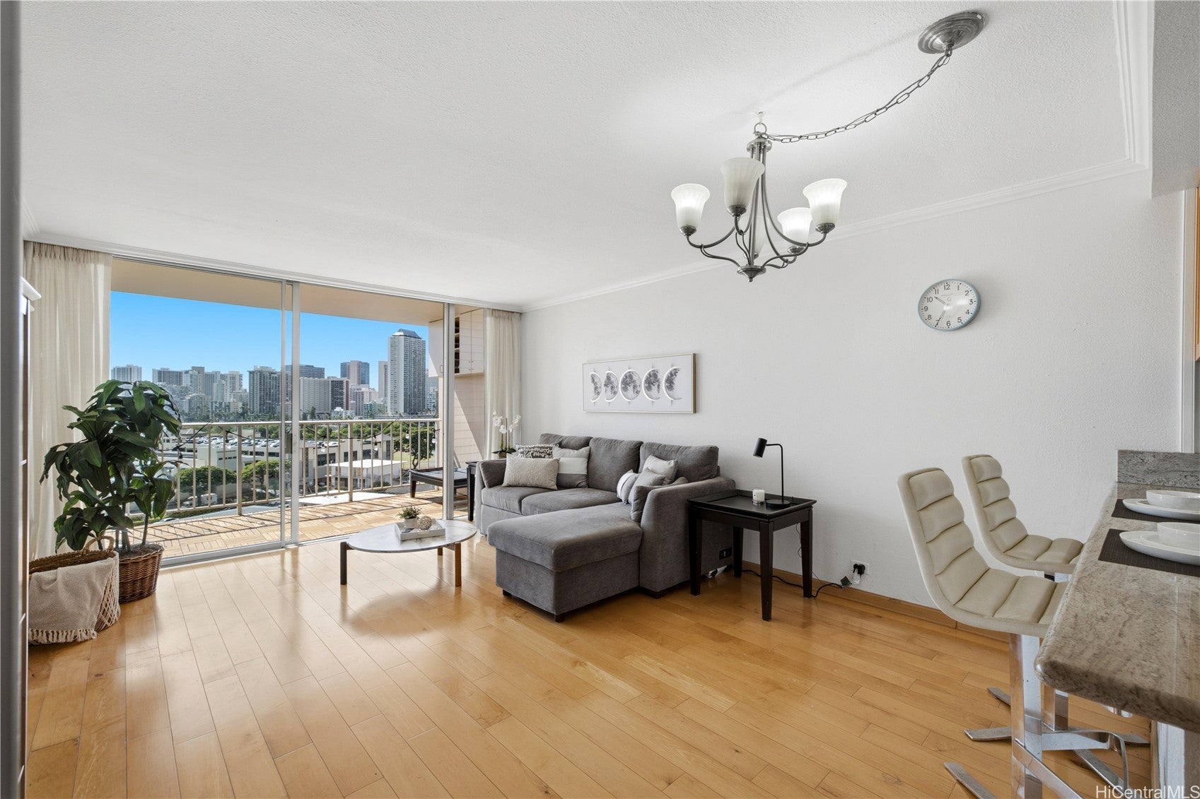 2439 Kapiolani Boulevard 902