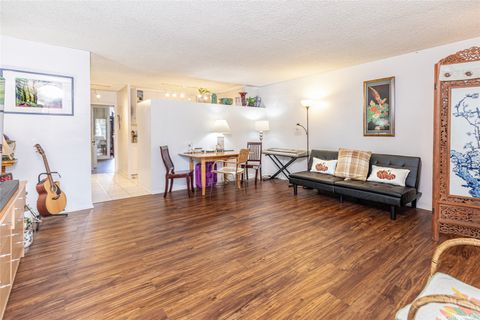 425 Ena Road 906B Honolulu HI 96815