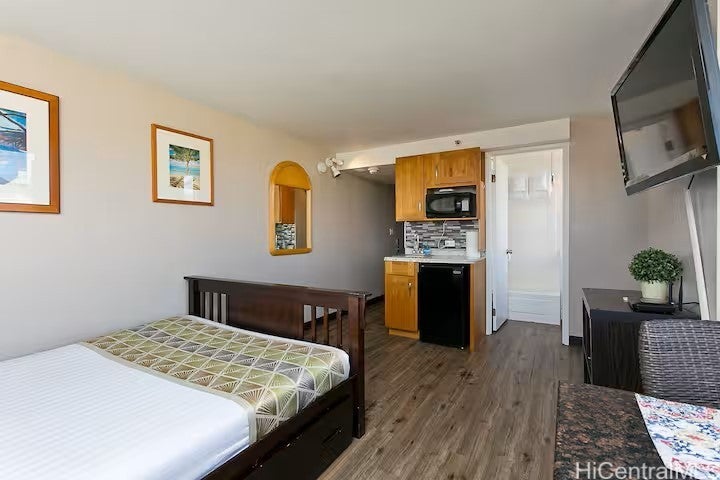 444 Niu Street 1811