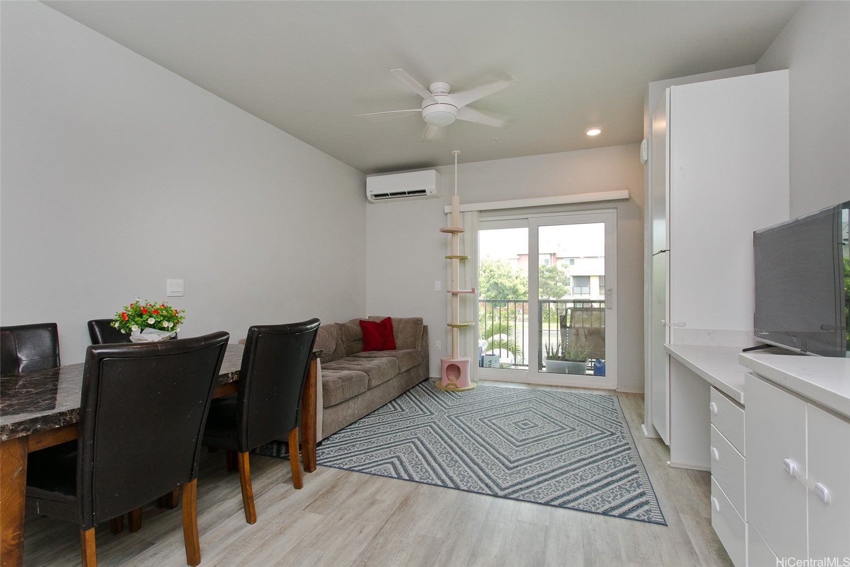 91-3575 Kamolehonua Street 916