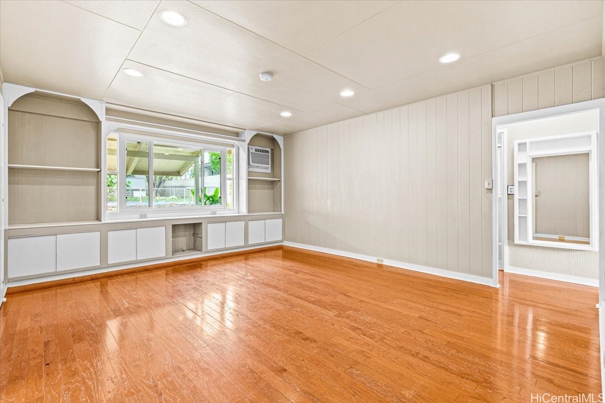 94-1122 Huakai Street