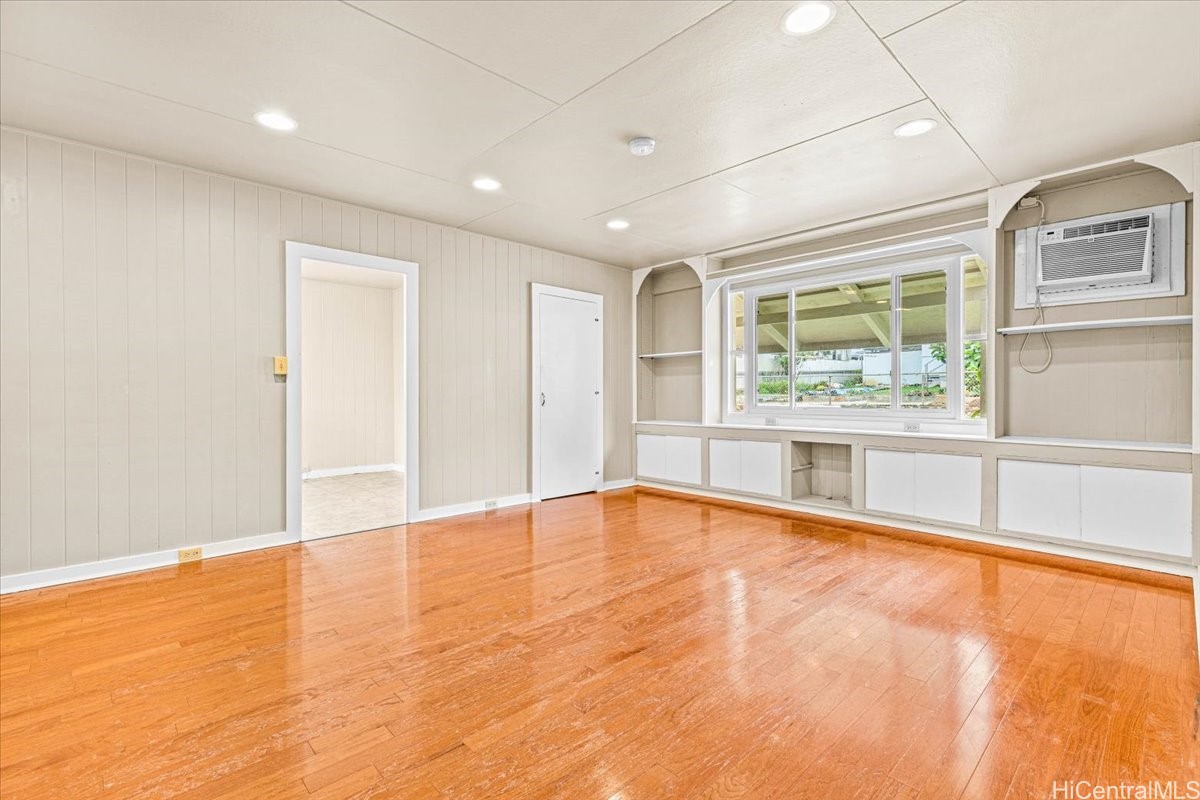 94-1122 Huakai Street