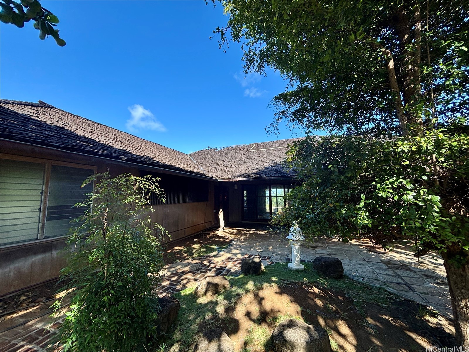 633 Hakaka Place