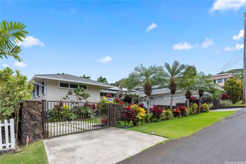 Photo of 44-135 Kalenakai Place, Kaneohe, HI 96744 (MLS # 202601780)