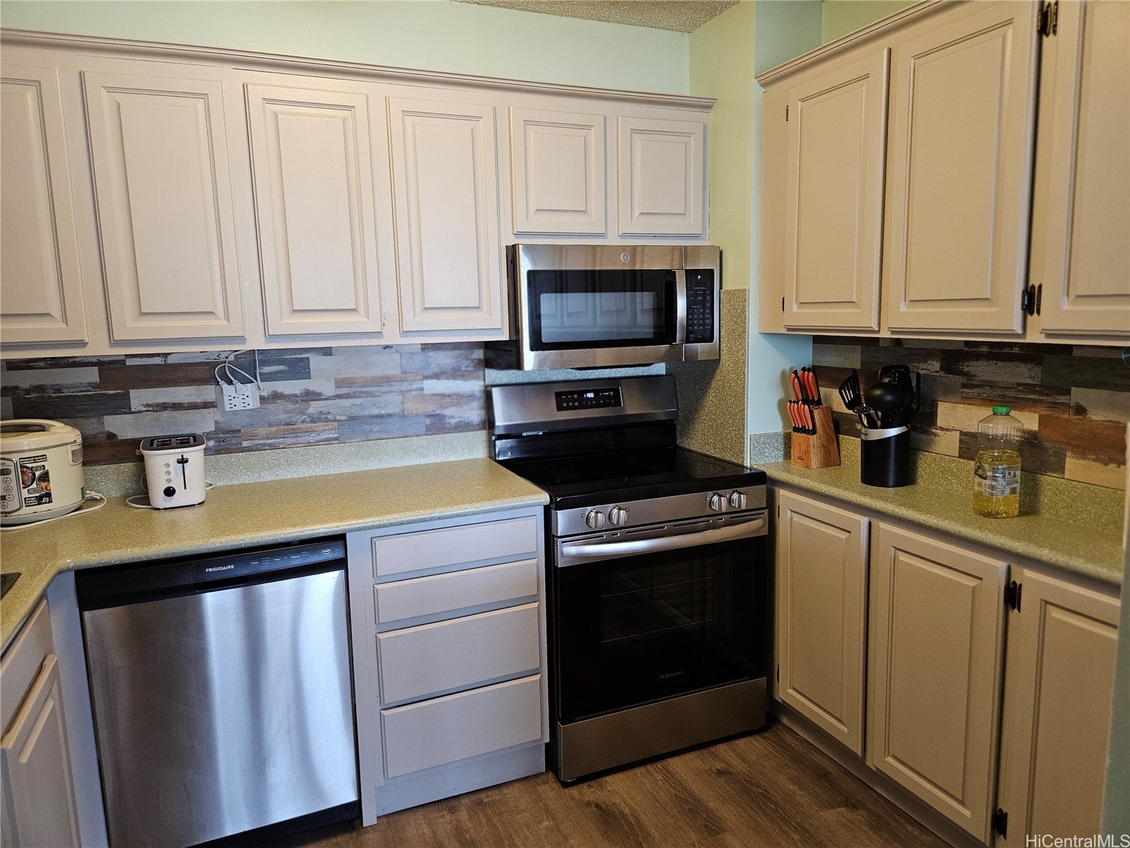 2240 Kuhio Avenue 3506