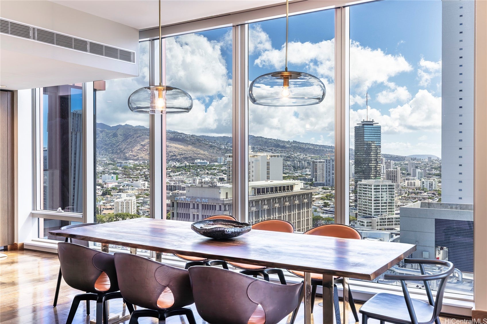 1555 Kapiolani Boulevard PH2206