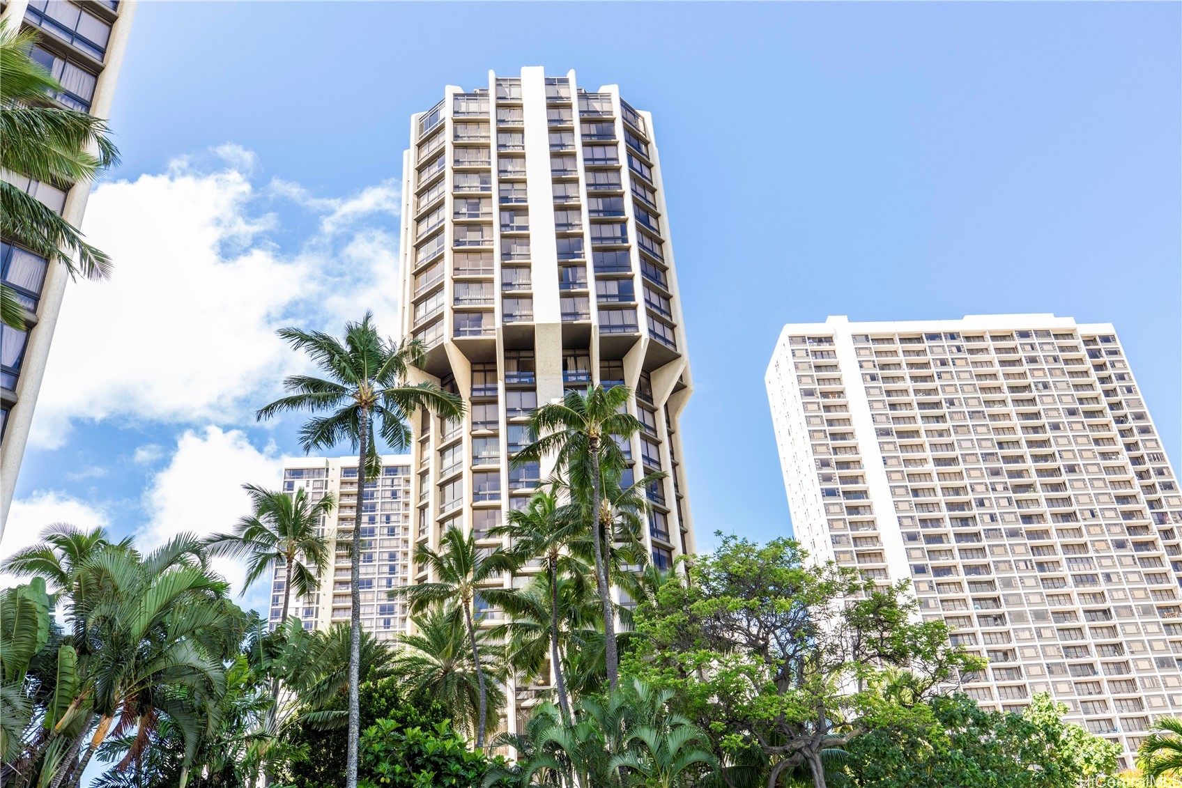 Liliuokalani Gardens Condominium