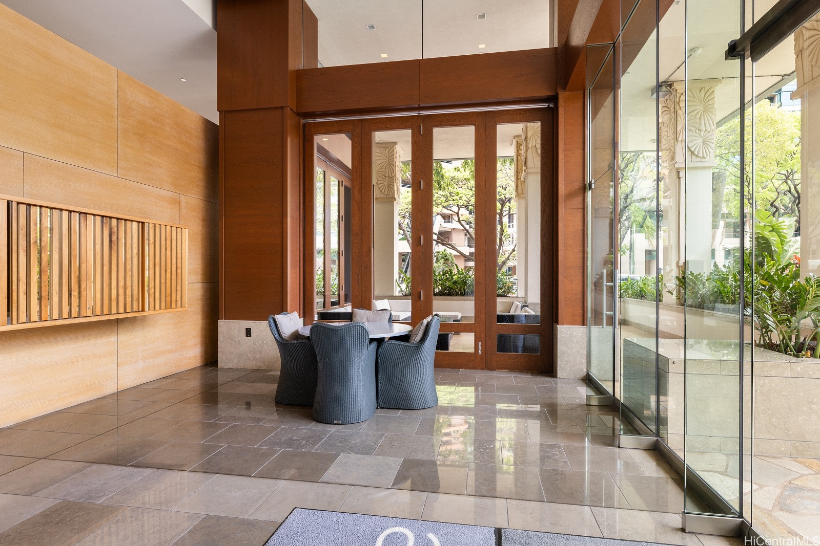 Allure Waikiki Condominium