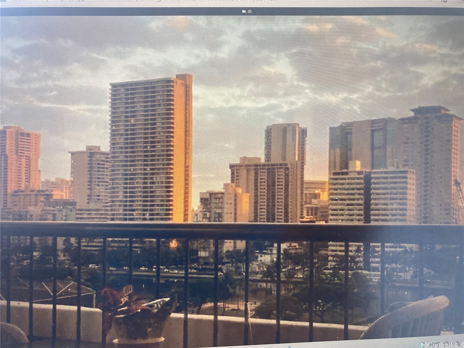 2333 KAPIOLANI Boulevard 1008D