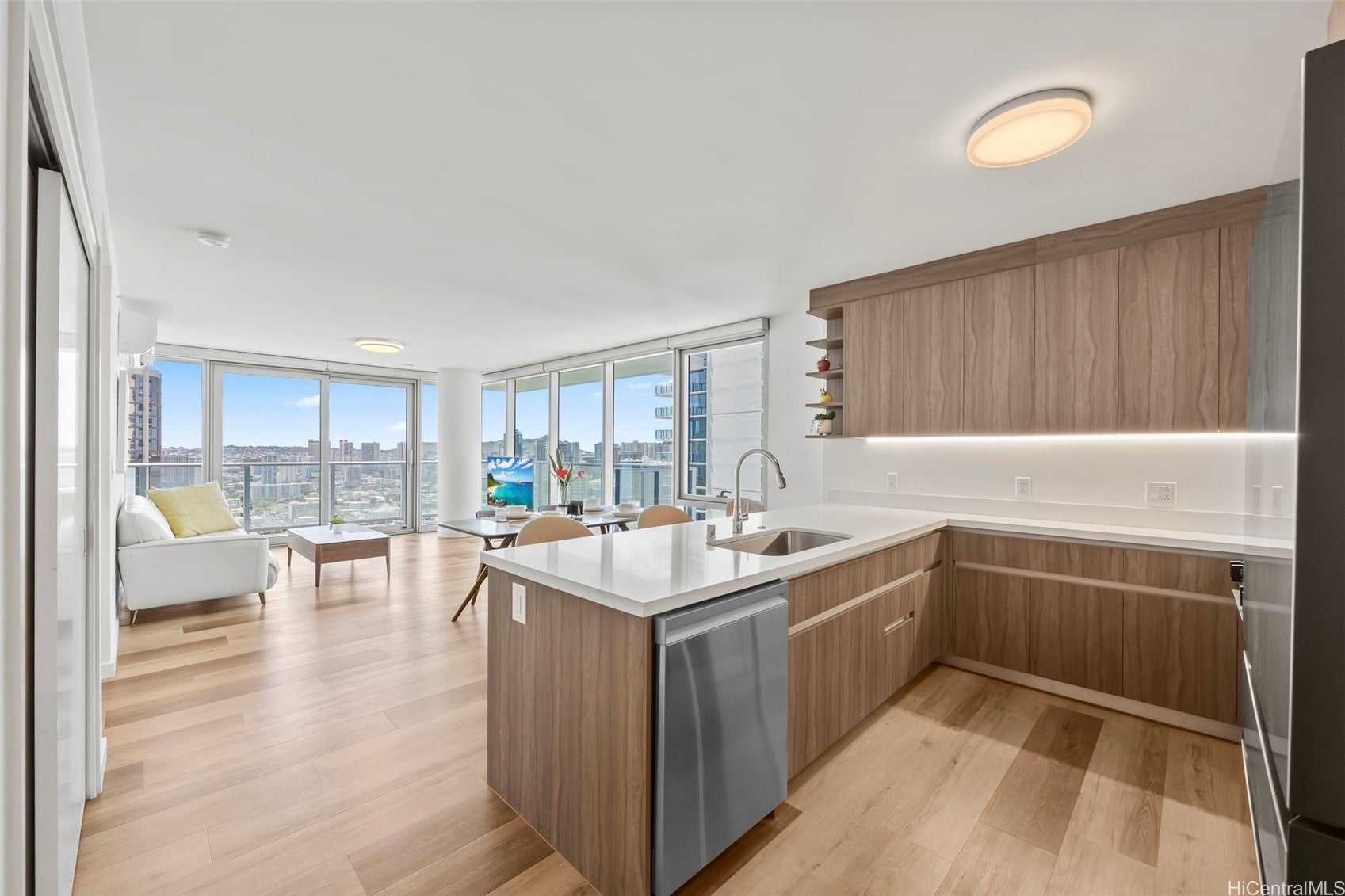 1515 Liona Street 3101