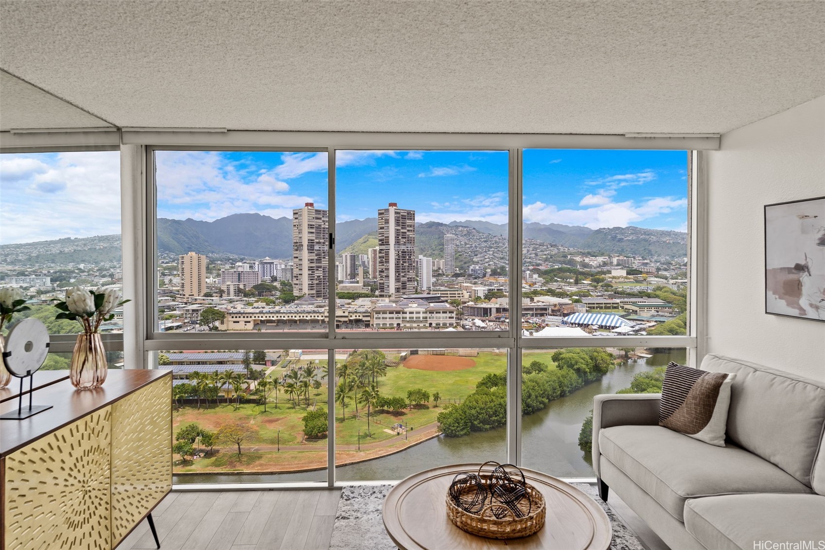2211 Ala Wai Boulevard 2015