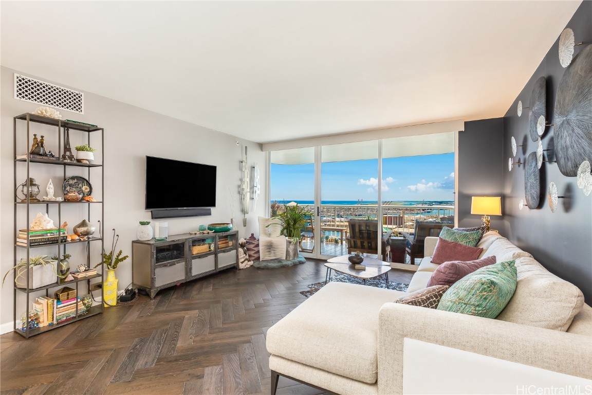 1212 Nuuanu Avenue 3411