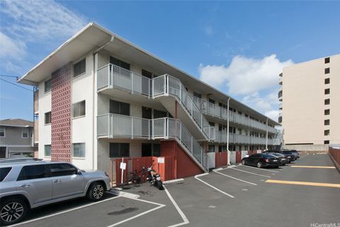 Photo of 1426 Keeaumoku Street #B13, Honolulu, HI 96822 (MLS # 202605257)
