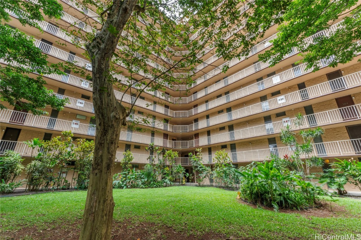 Waikalani Woodlands Condominium