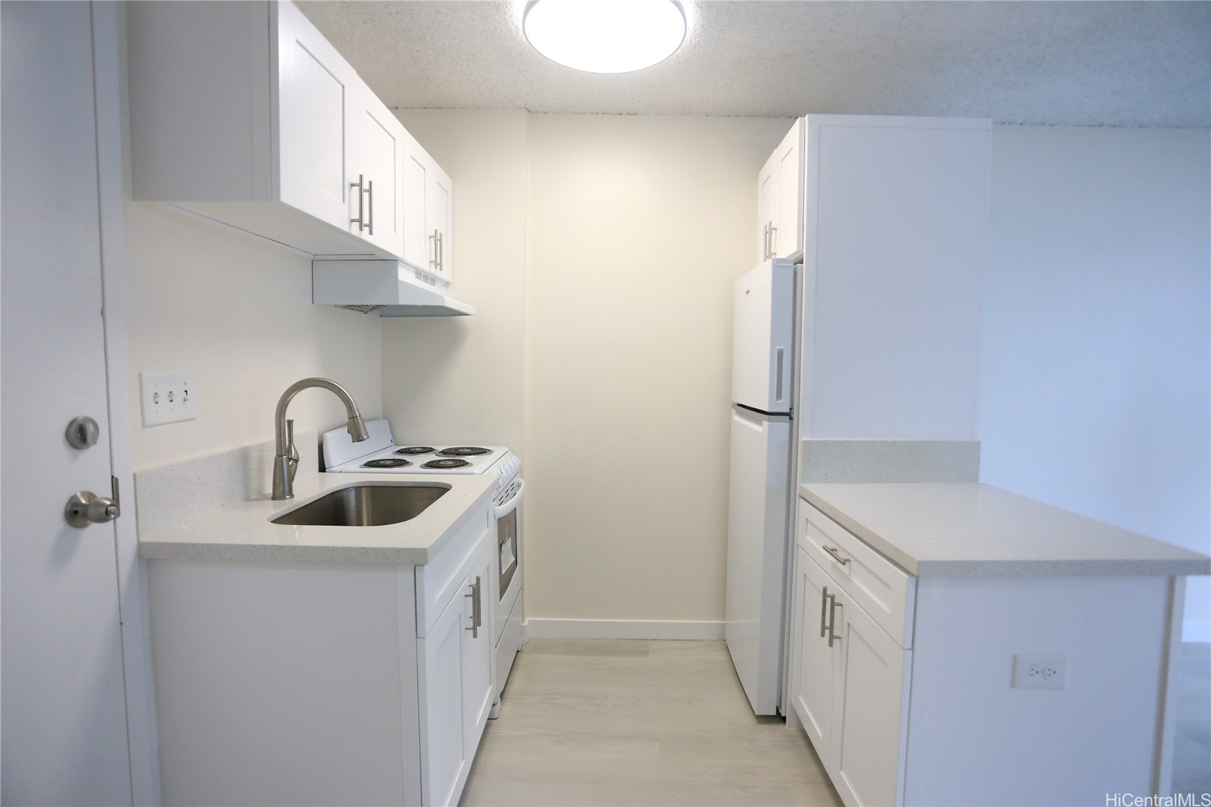 1560 Kanunu Street 613