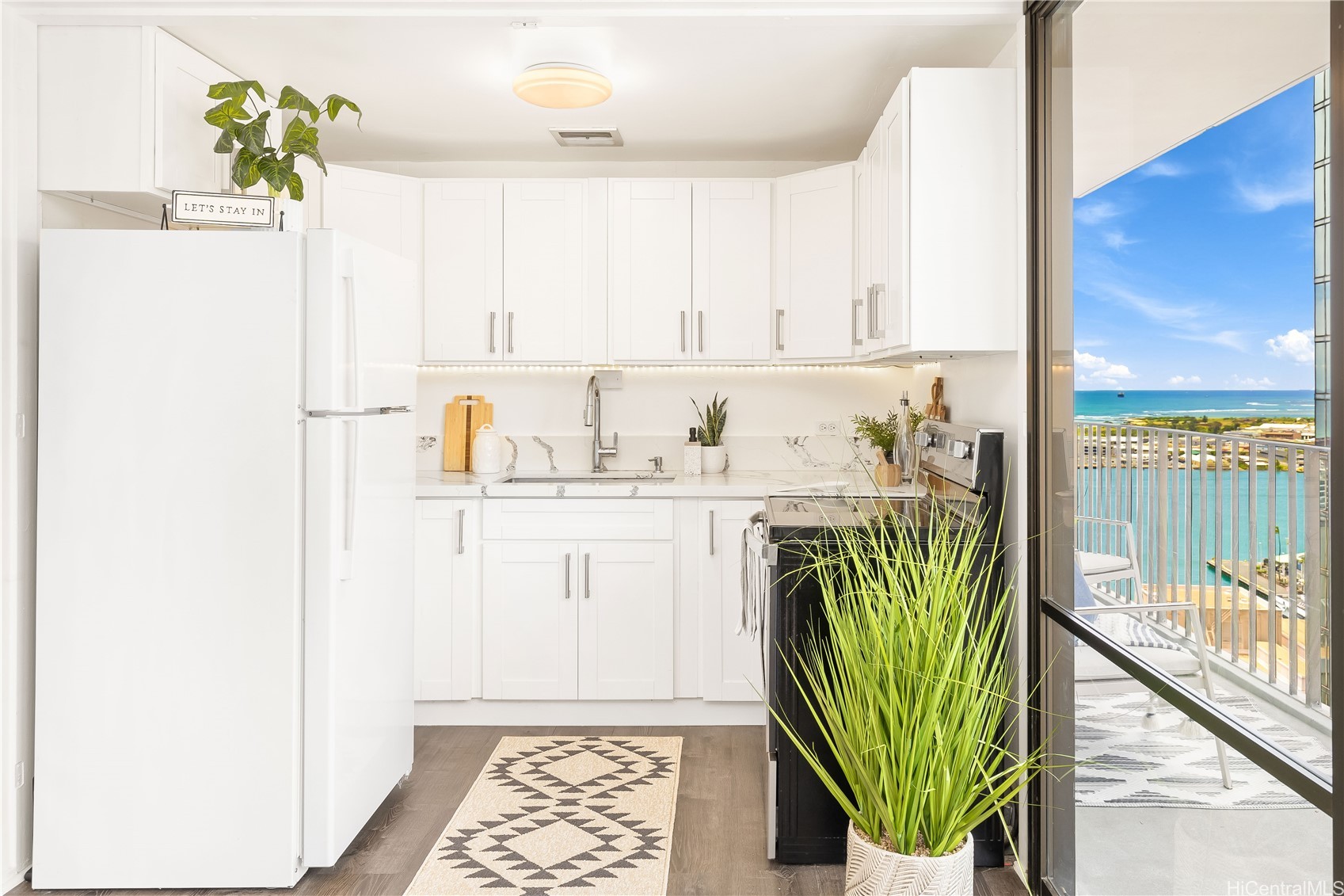 225 Queen Street 25C