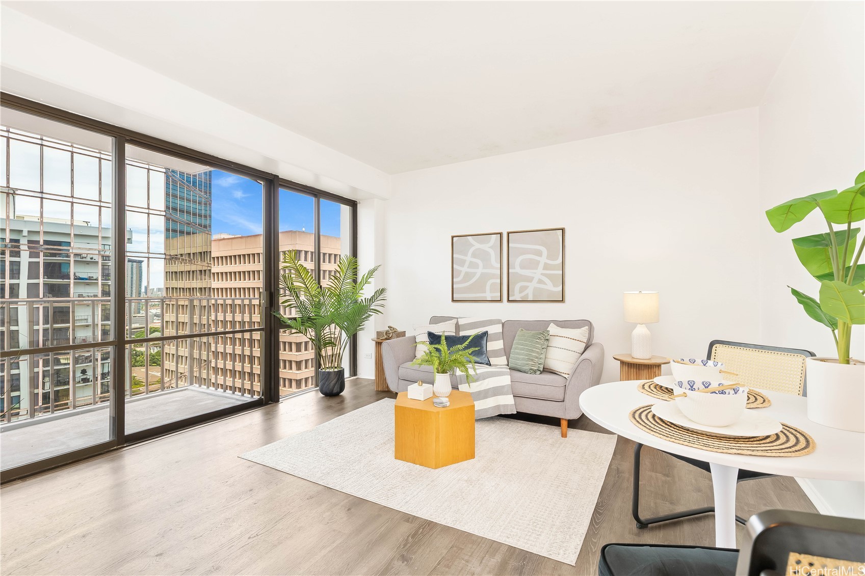 225 Queen Street 25C
