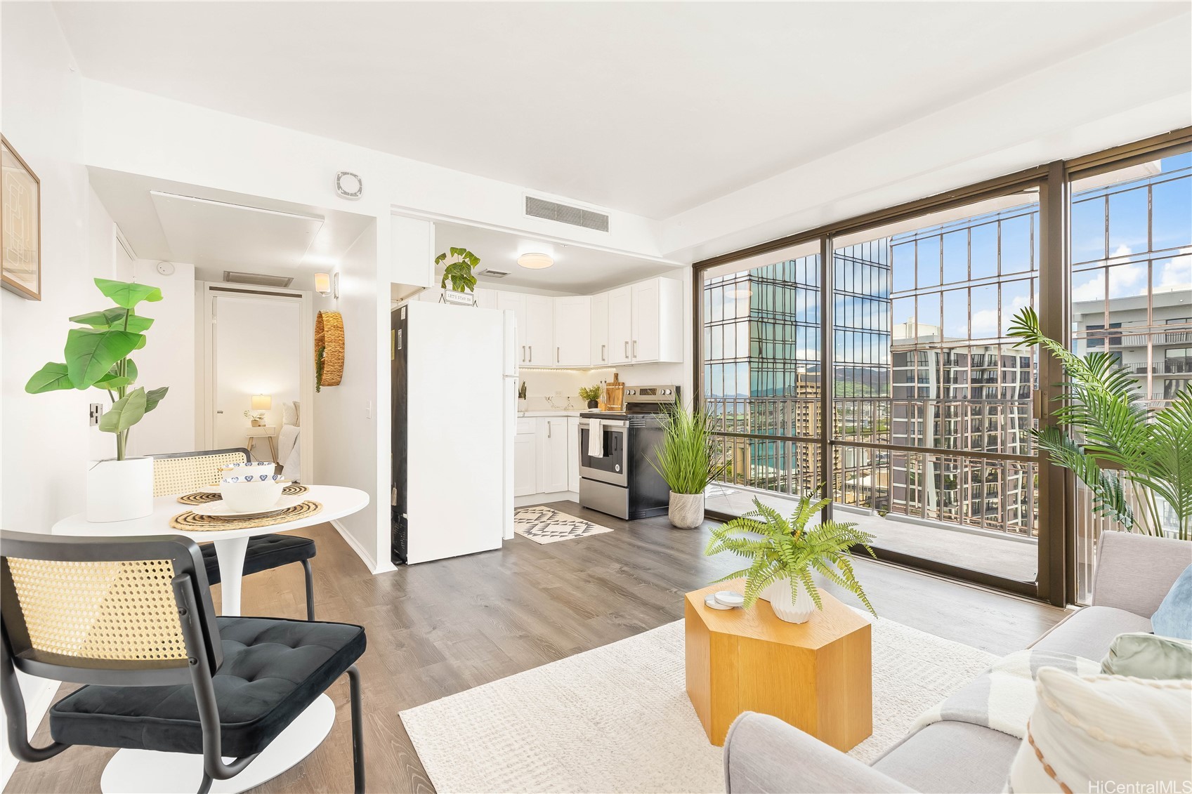 225 Queen Street 25C