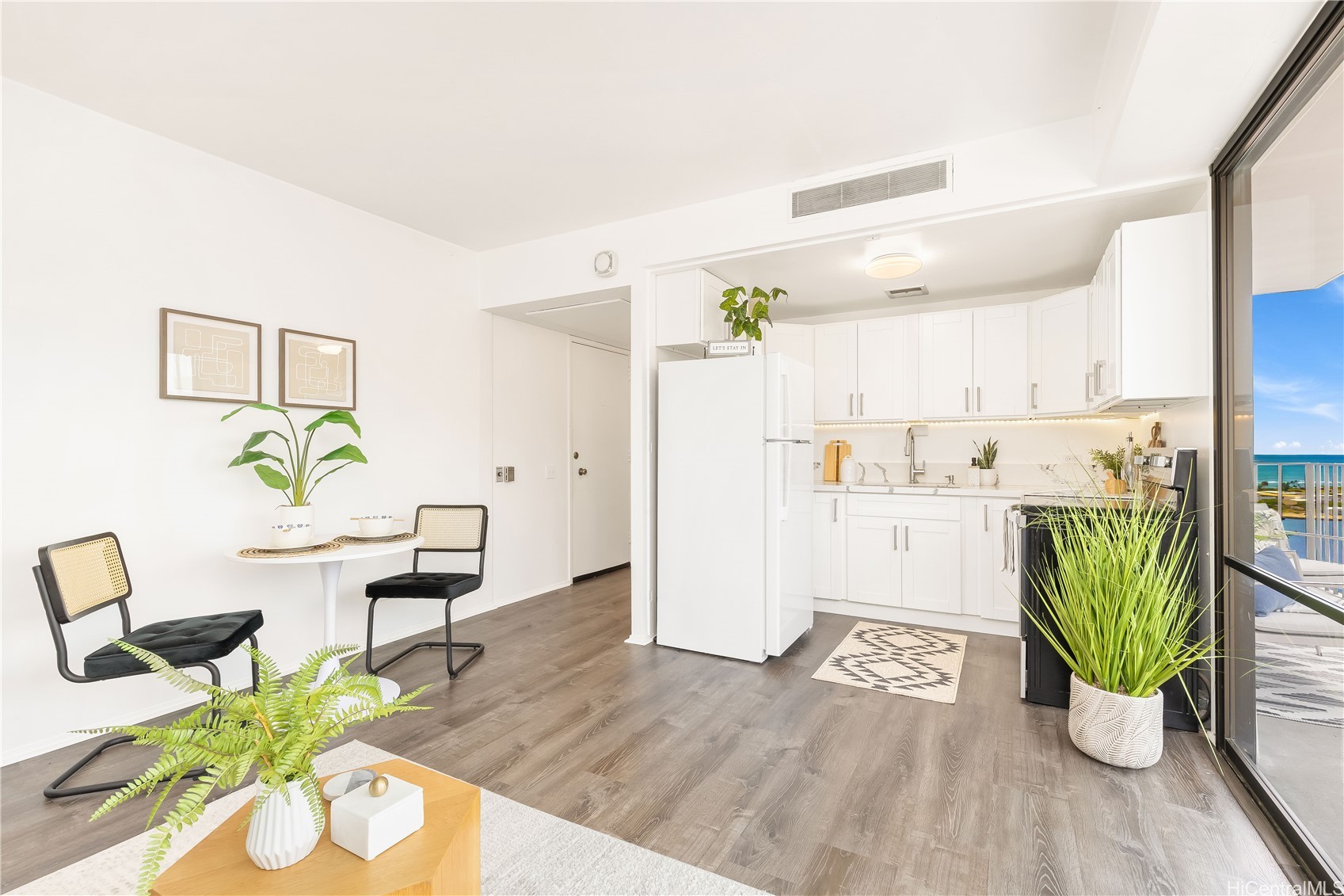 225 Queen Street 25C