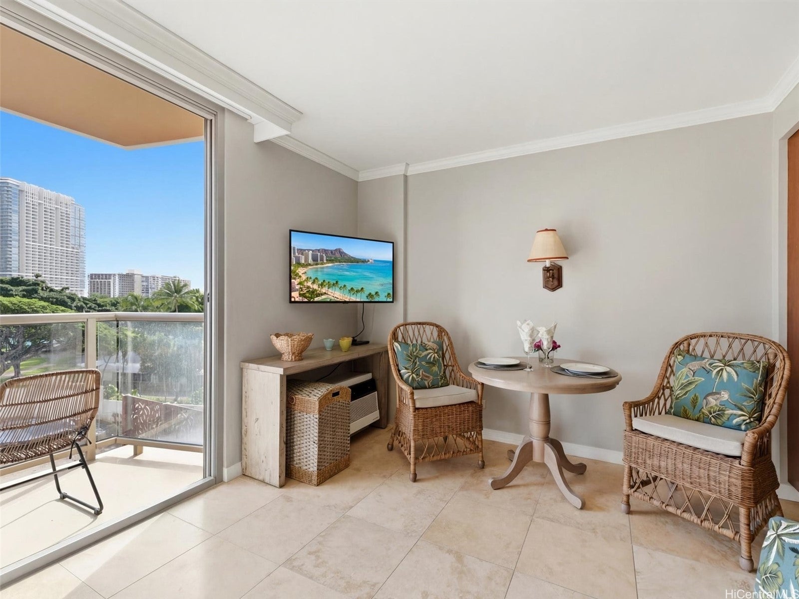 2045 Kalakaua Avenue 214