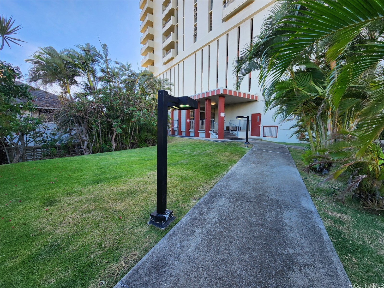 796 Isenberg Street 8H