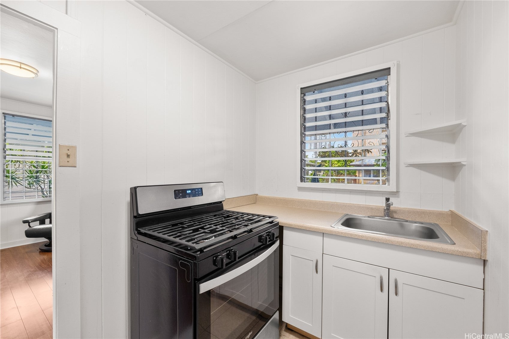 631 Hausten Street 4