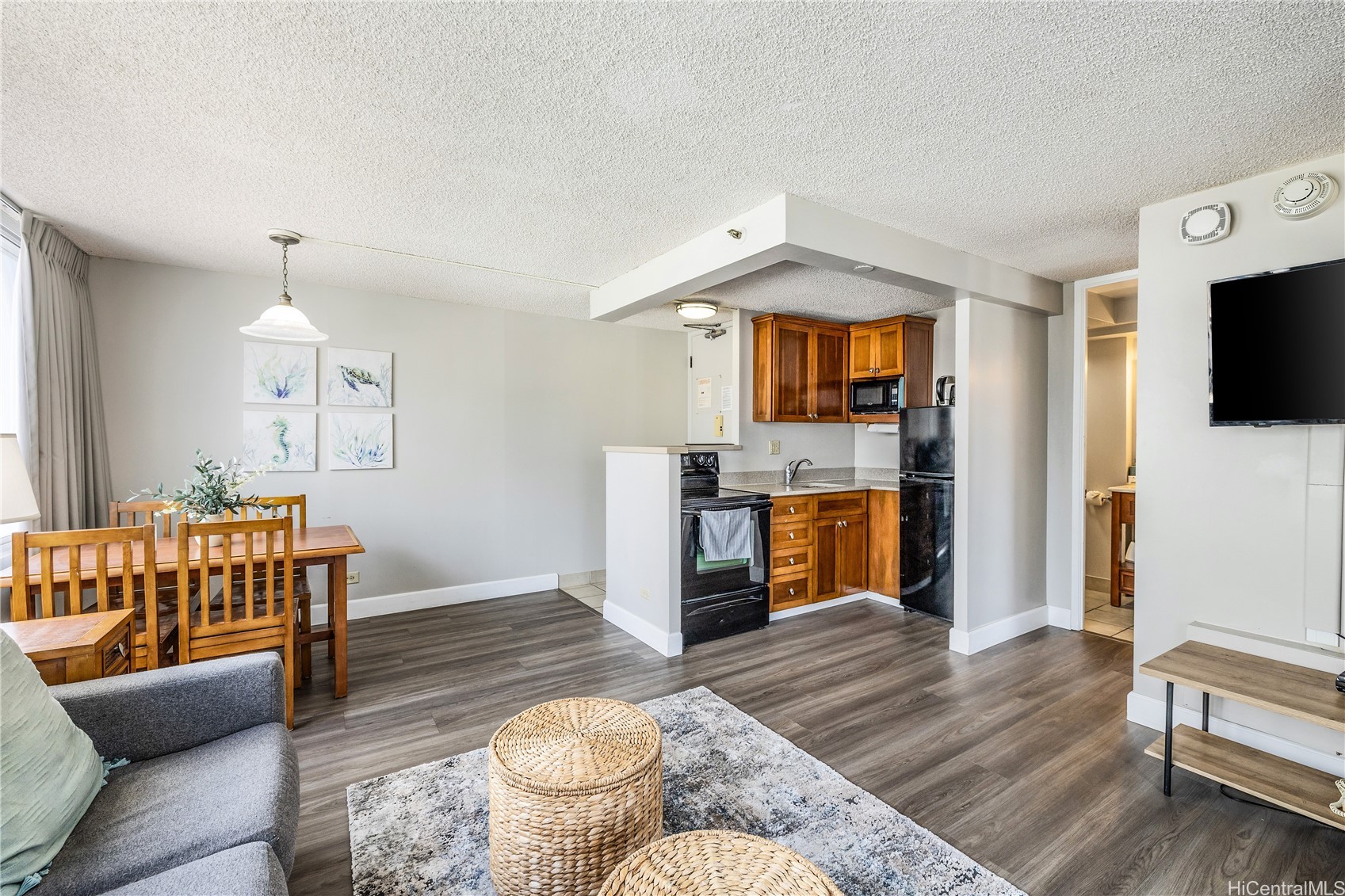 2427 Kuhio Avenue 1006