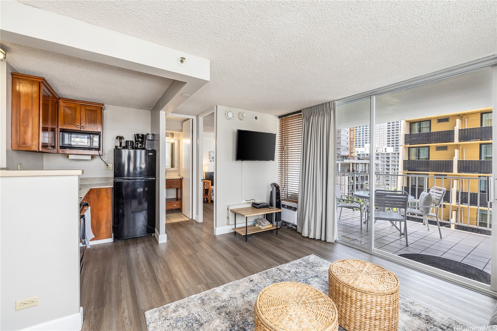 2427 Kuhio Avenue 1006