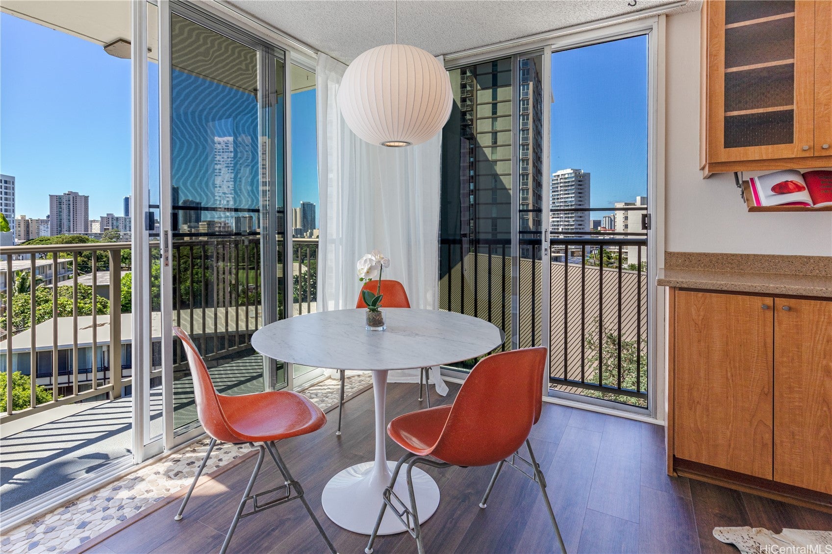 1634 Makiki Street 606