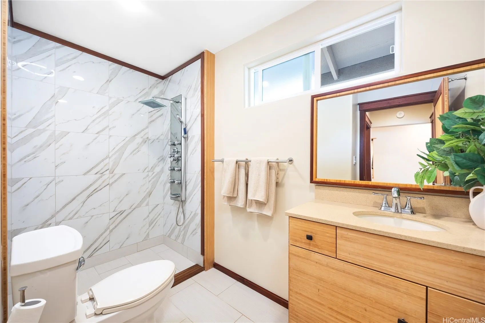 Honolulu, Hawaii 96825, United States, 3 Bedrooms Bedrooms, ,2 BathroomsBathrooms,Residential,Pending,203274