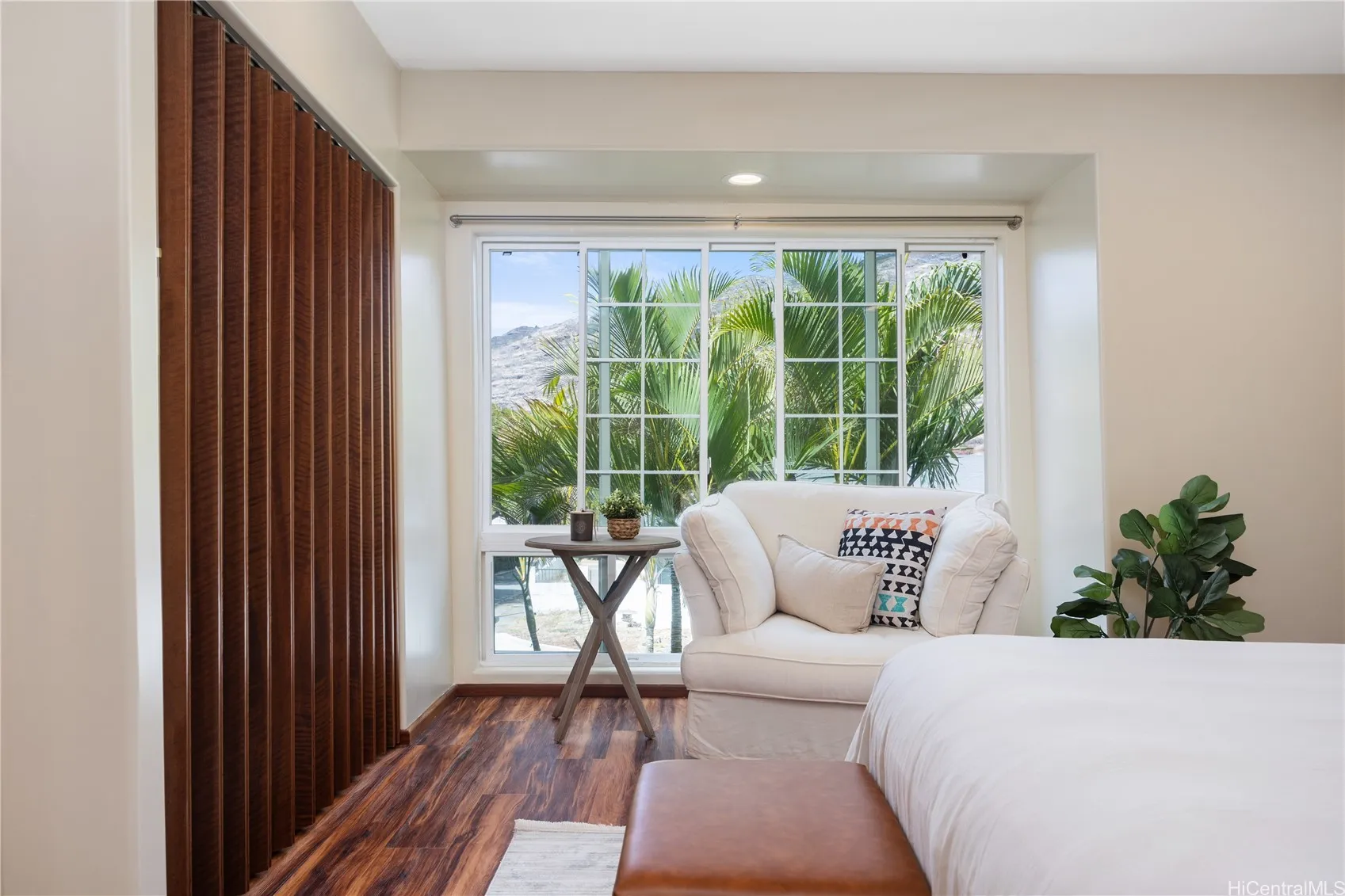 Honolulu, Hawaii 96825, United States, 3 Bedrooms Bedrooms, ,2 BathroomsBathrooms,Residential,Pending,203274