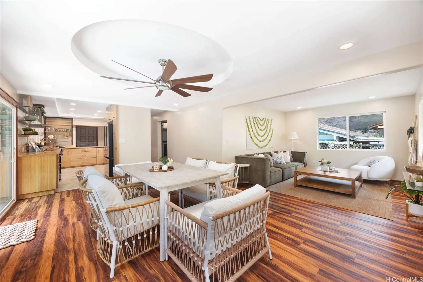 Honolulu, Hawaii 96825, United States, 3 Bedrooms Bedrooms, ,2 BathroomsBathrooms,Residential,Pending,203274