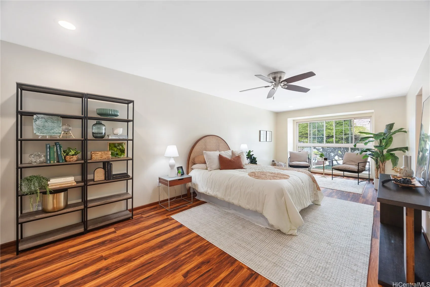 Honolulu, Hawaii 96825, United States, 3 Bedrooms Bedrooms, ,2 BathroomsBathrooms,Residential,Pending,203274