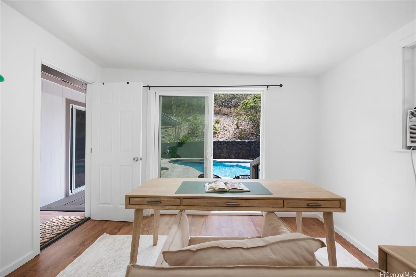 Honolulu, Hawaii 96825, United States, 3 Bedrooms Bedrooms, ,2 BathroomsBathrooms,Residential,Pending,203274