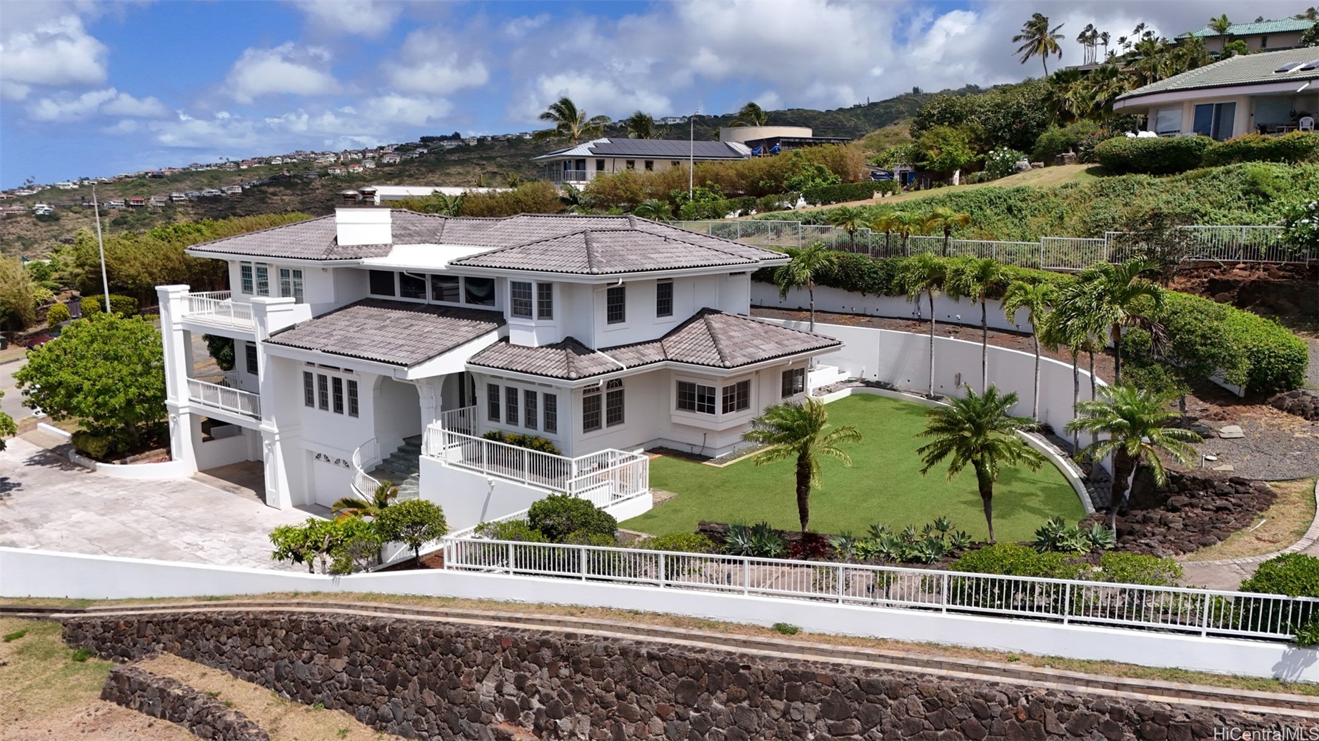 399 Puuikena Drive