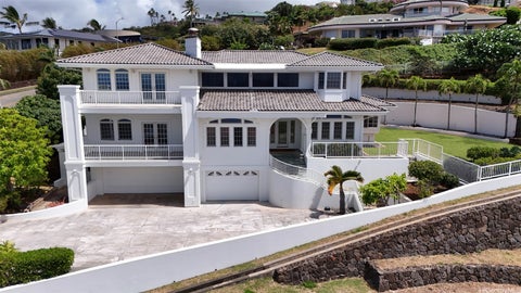 Photo of 399 Puuikena Drive, Honolulu, HI 96821 (MLS # 202610282)