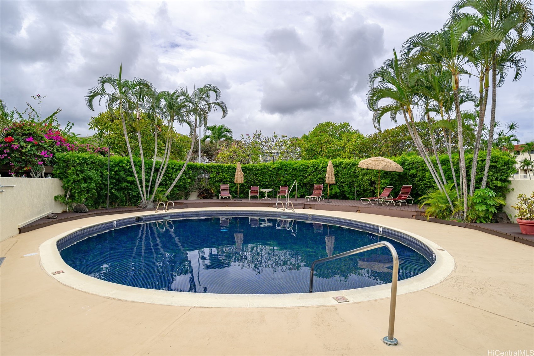 1015 Aoloa Place 437