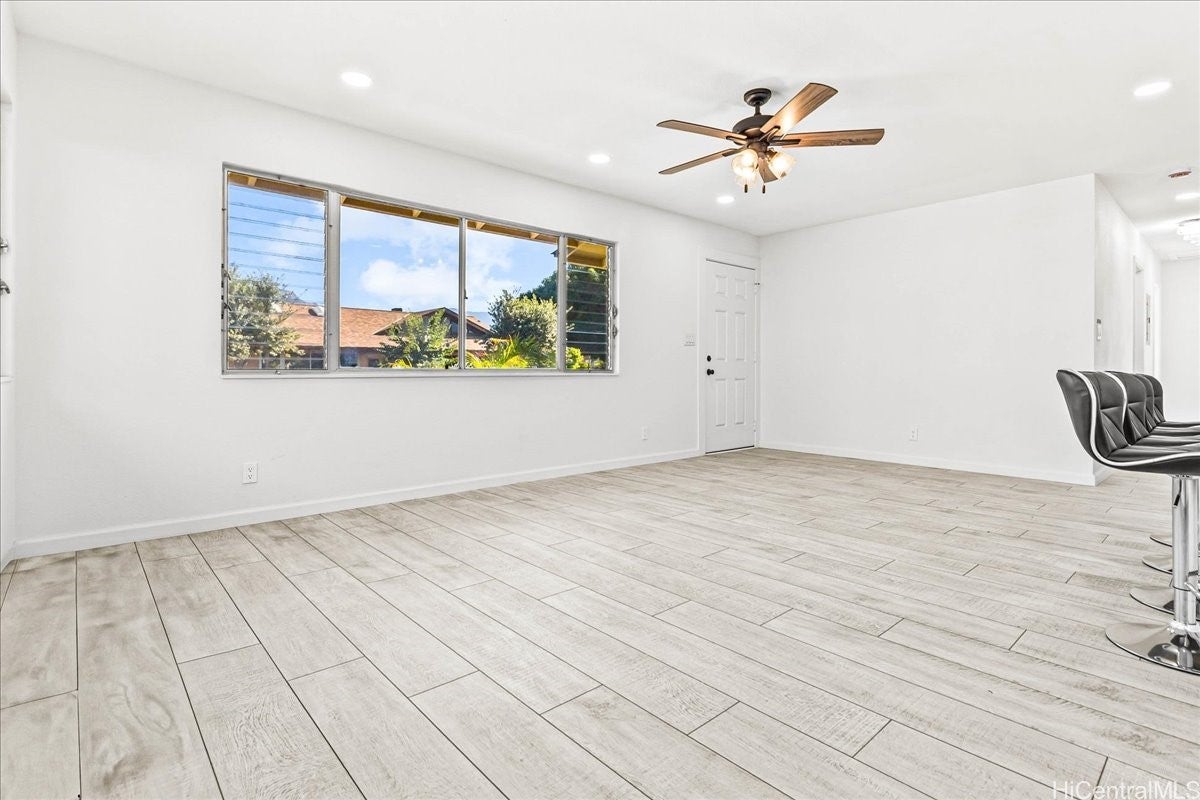 85-210 Limakokua Place
