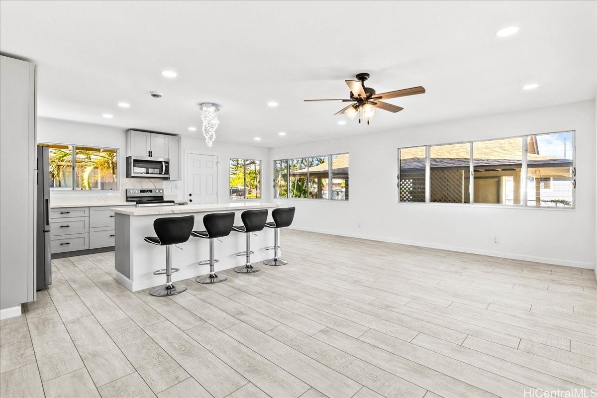 85-210 Limakokua Place