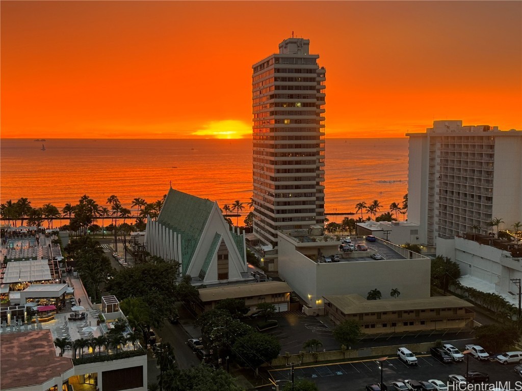 Waikiki Banyan Condominium