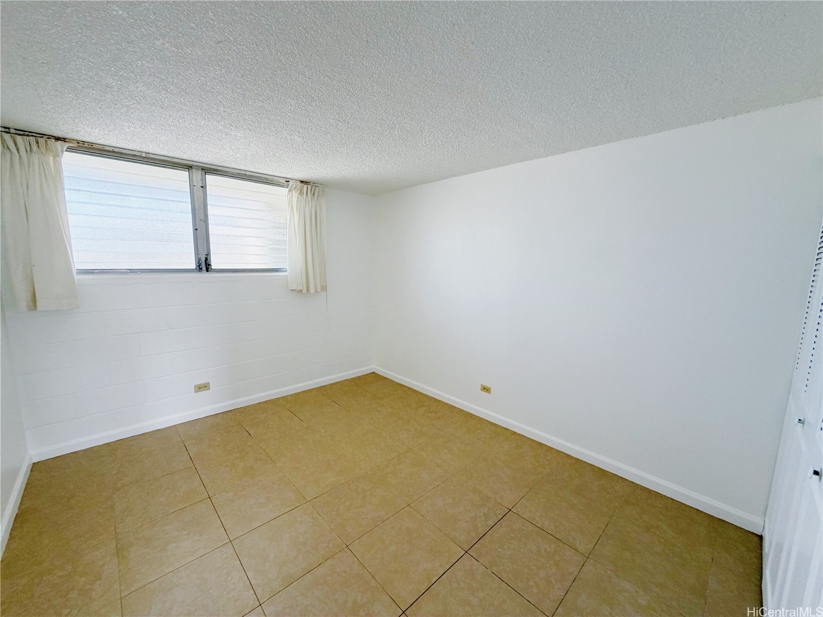 2211 Ala Wai Boulevard 1708