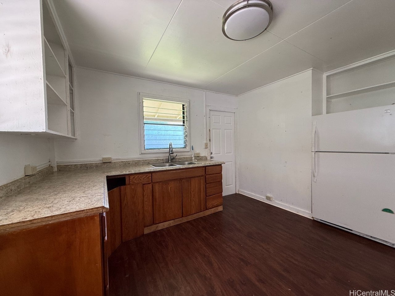 1703 Mahani Loop