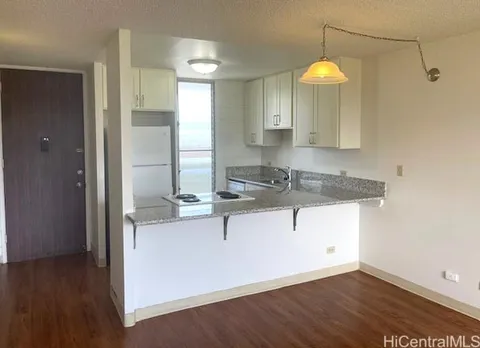 MLS: 202511495