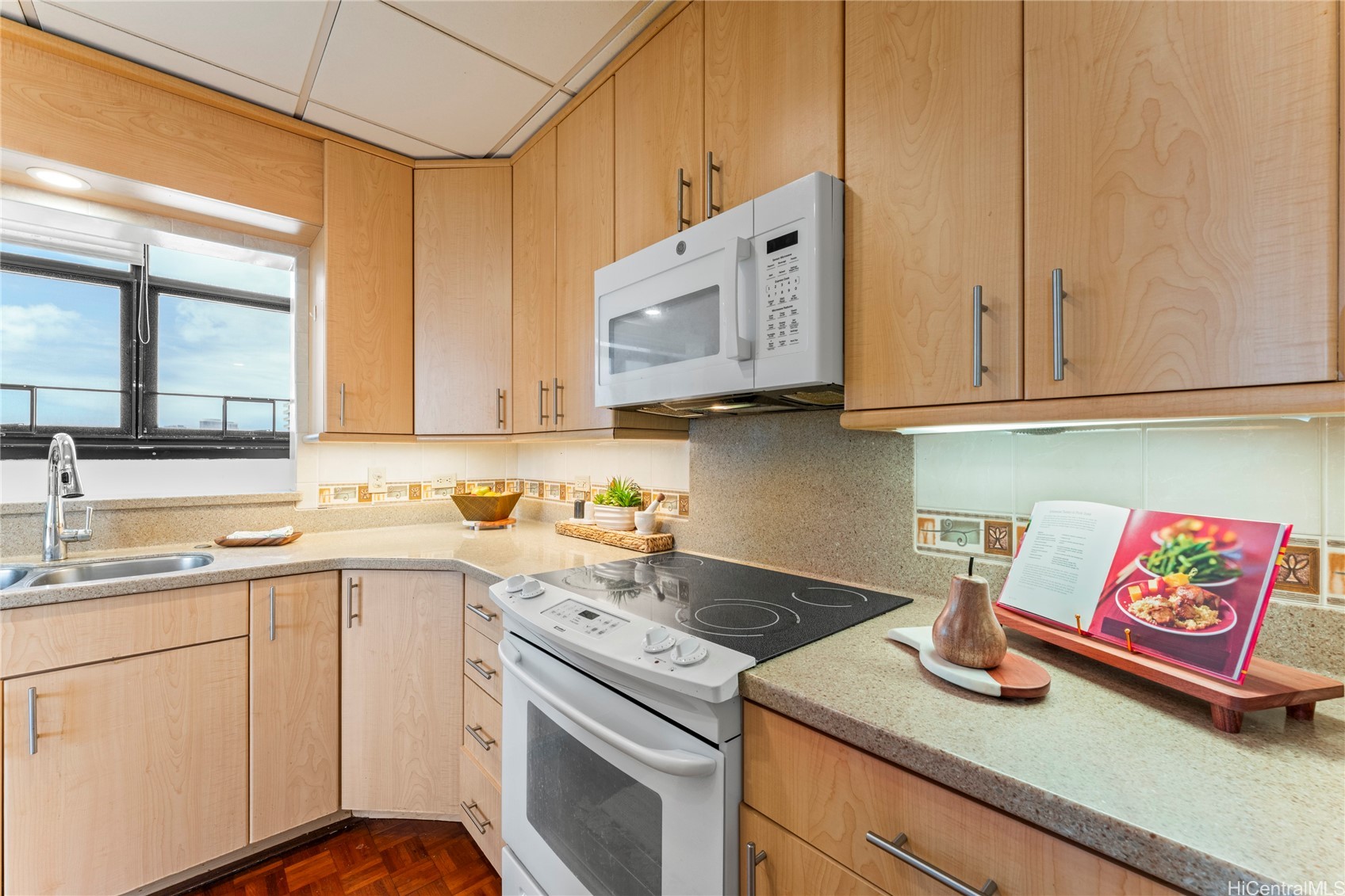 1333 Heulu Street 1207/PH2