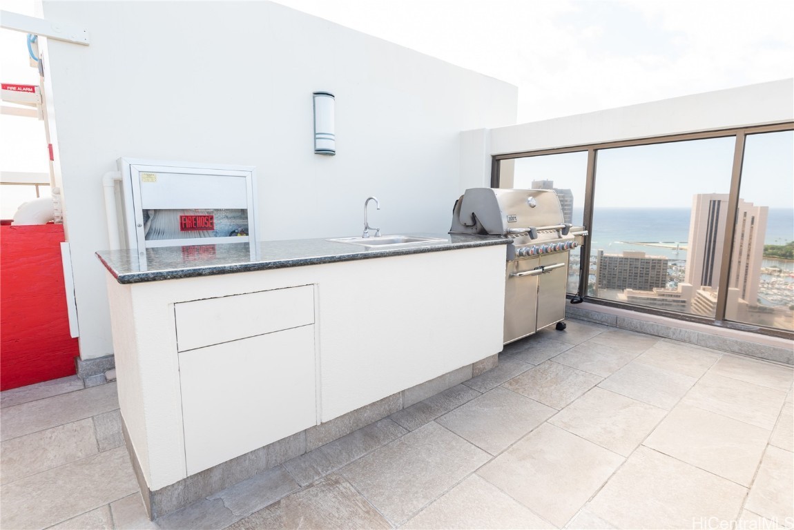 Villa On Eaton Square Residential Lease