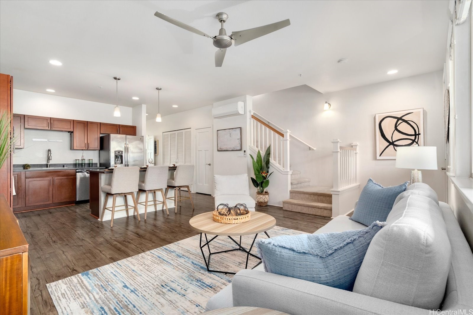 801 Kakala Street 305