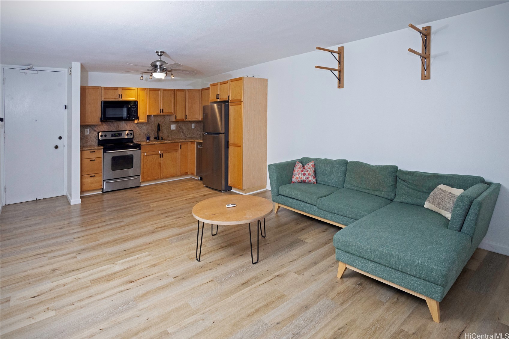 1617 Clark Street 404