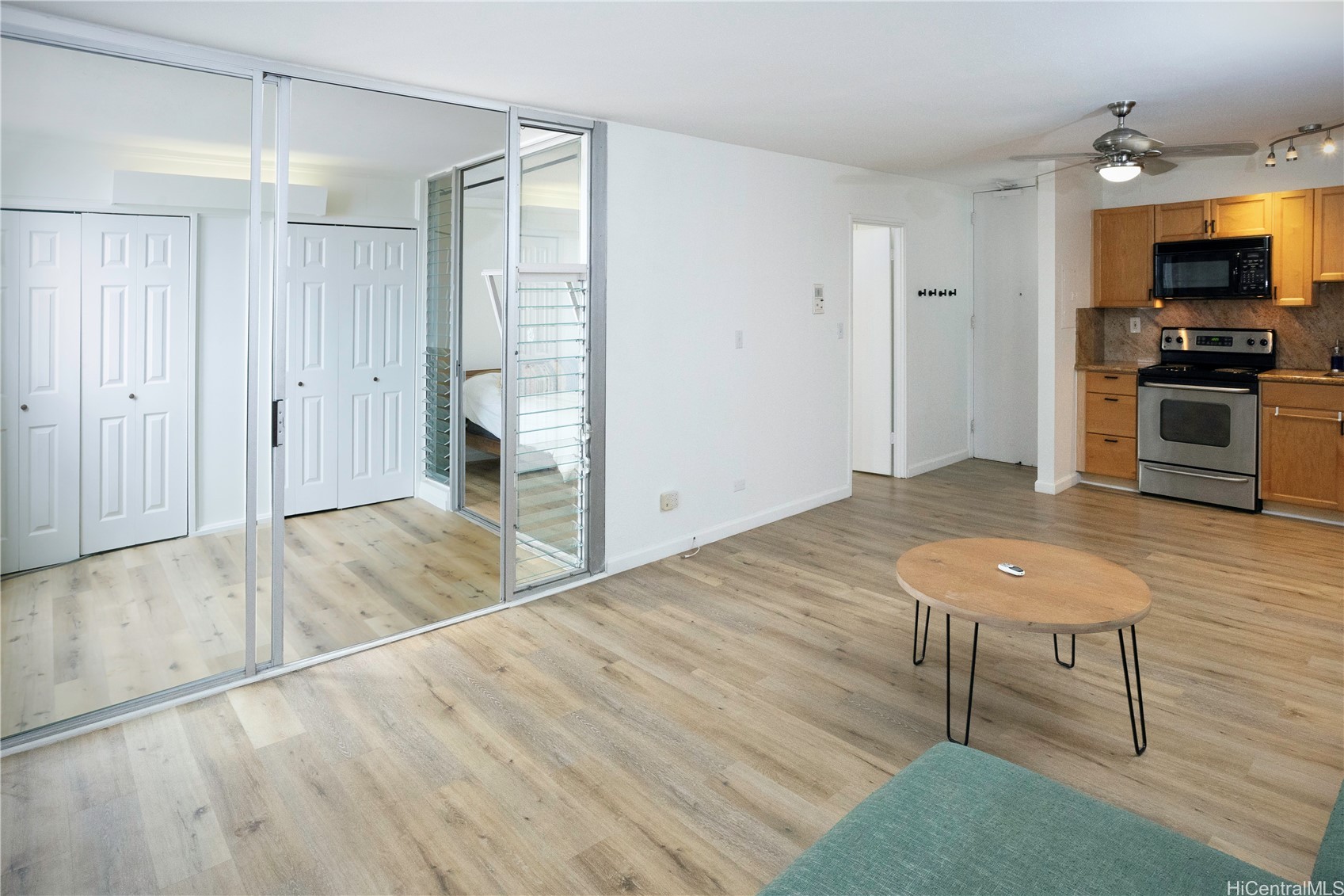 1617 Clark Street 404